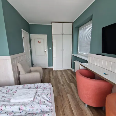 Agis Goscinne Bed & Breakfast 2*